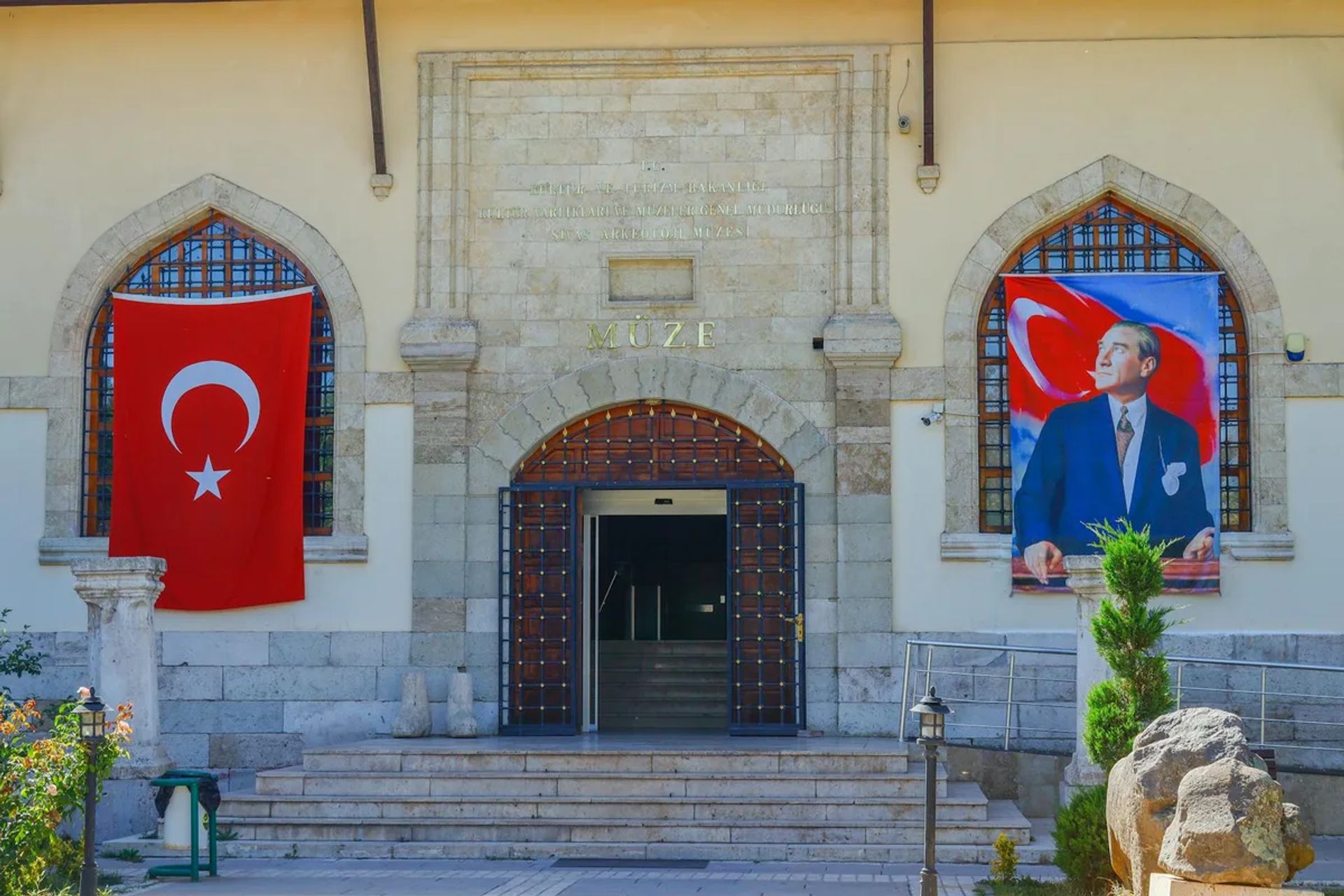 Şanlıurfa'da Çocuklarla Tarih Turu: Aile Dostu Müze ve Arkeolojik Alan Rehberi