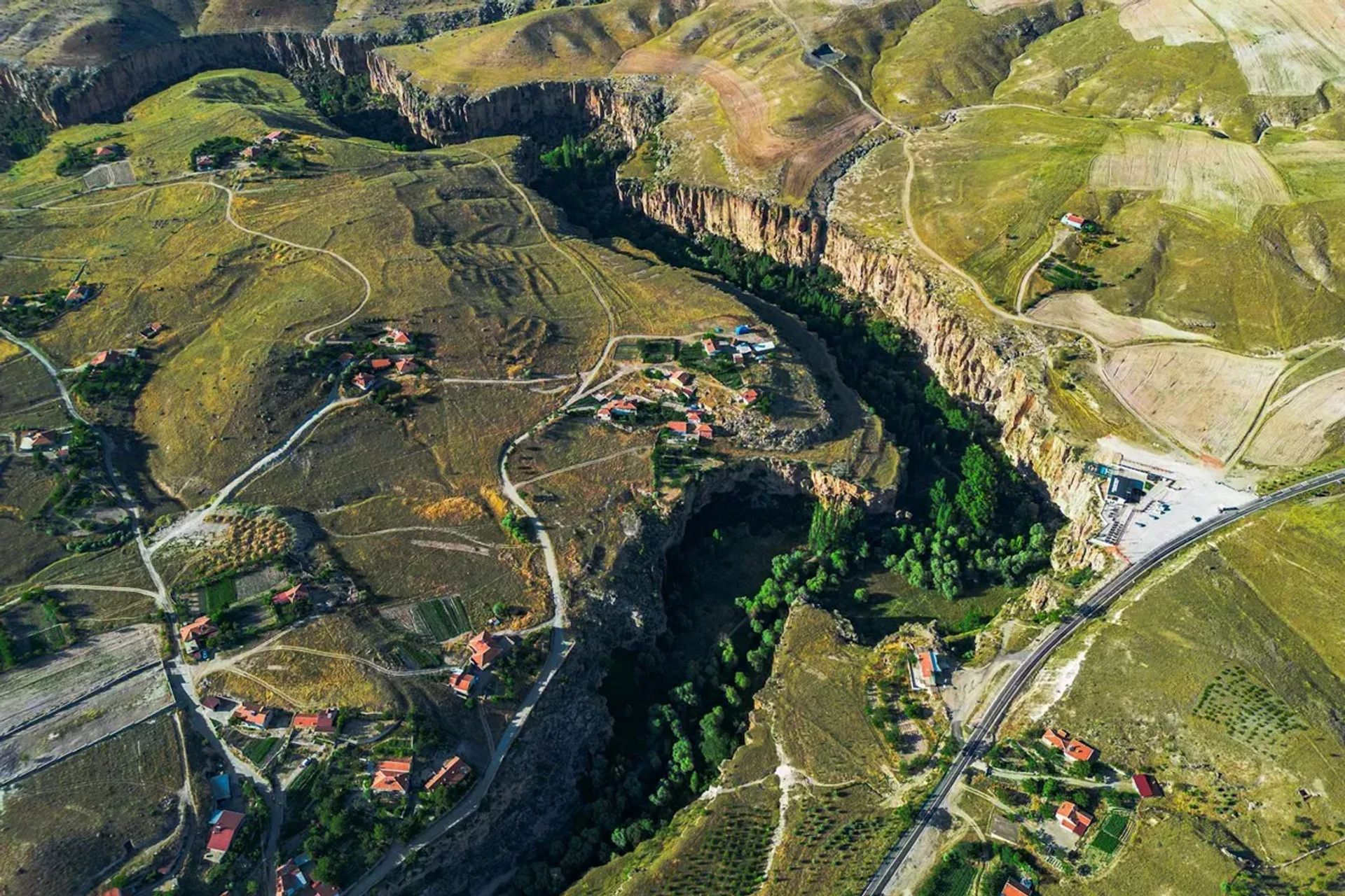 Göbeklitepe Çevresi Doğa Yürüyüşü: Trekking Rotaları ve İpuçları