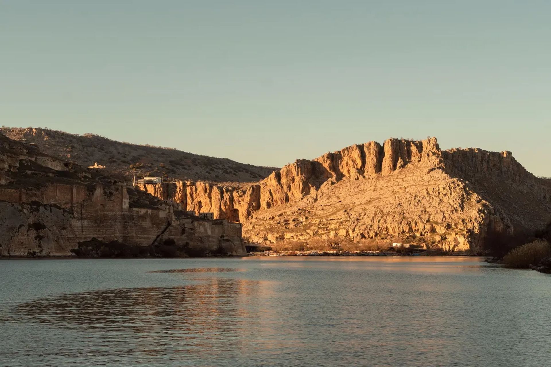 Şanlıurfa'da Meyvelik ve Bahçe Gezisi: Fındık, Ceviz ve Meyve Hasadı Deneyimi