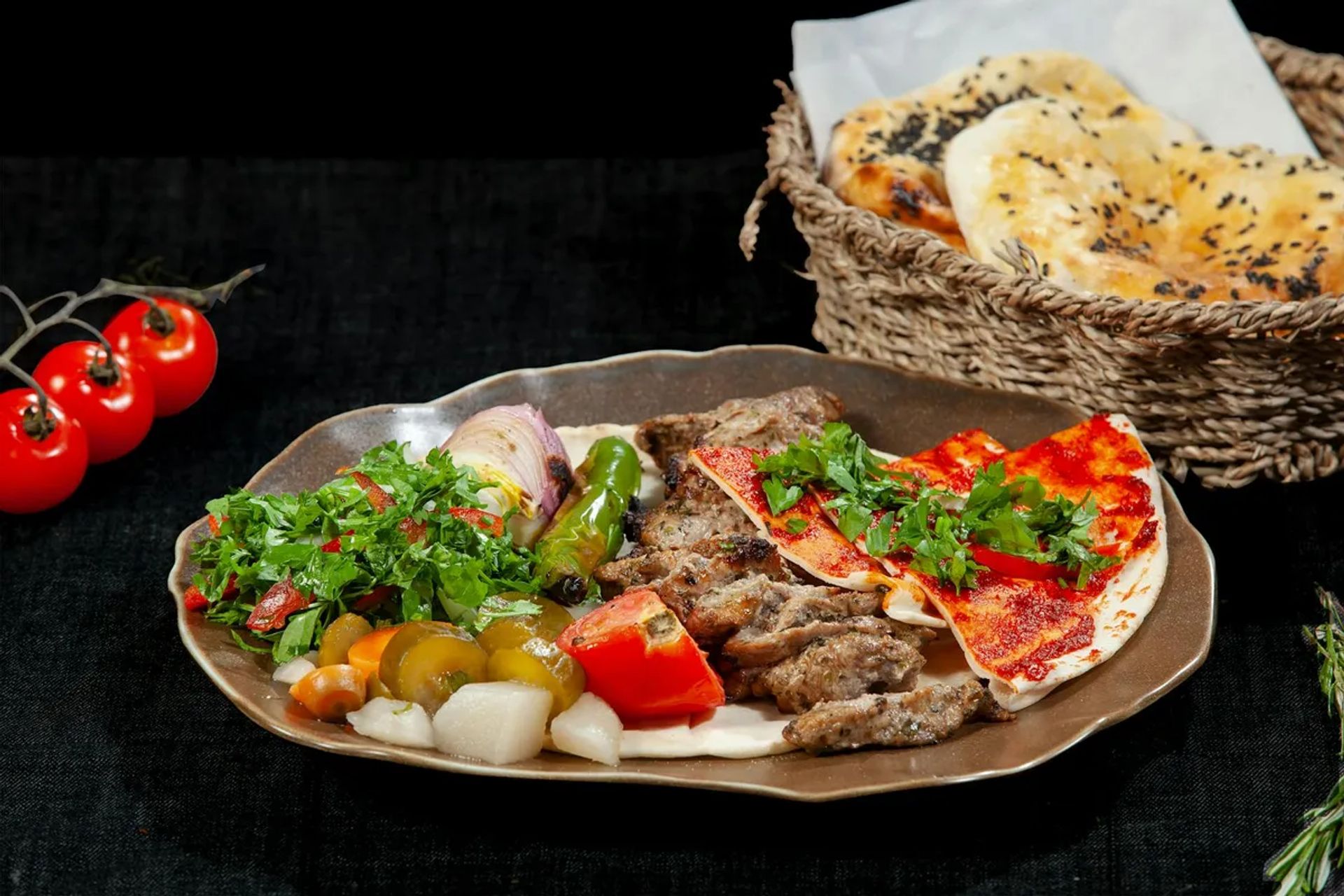 Şanlıurfa'da Meze Kültürü: Zeytinyağlılar ve Başlangıç Tabakları Rehberi