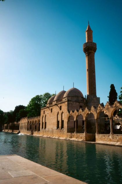 Sanlıurfa'da Tarihi Cam ve Pencere Sanatı: Konakların Gizli Harikası