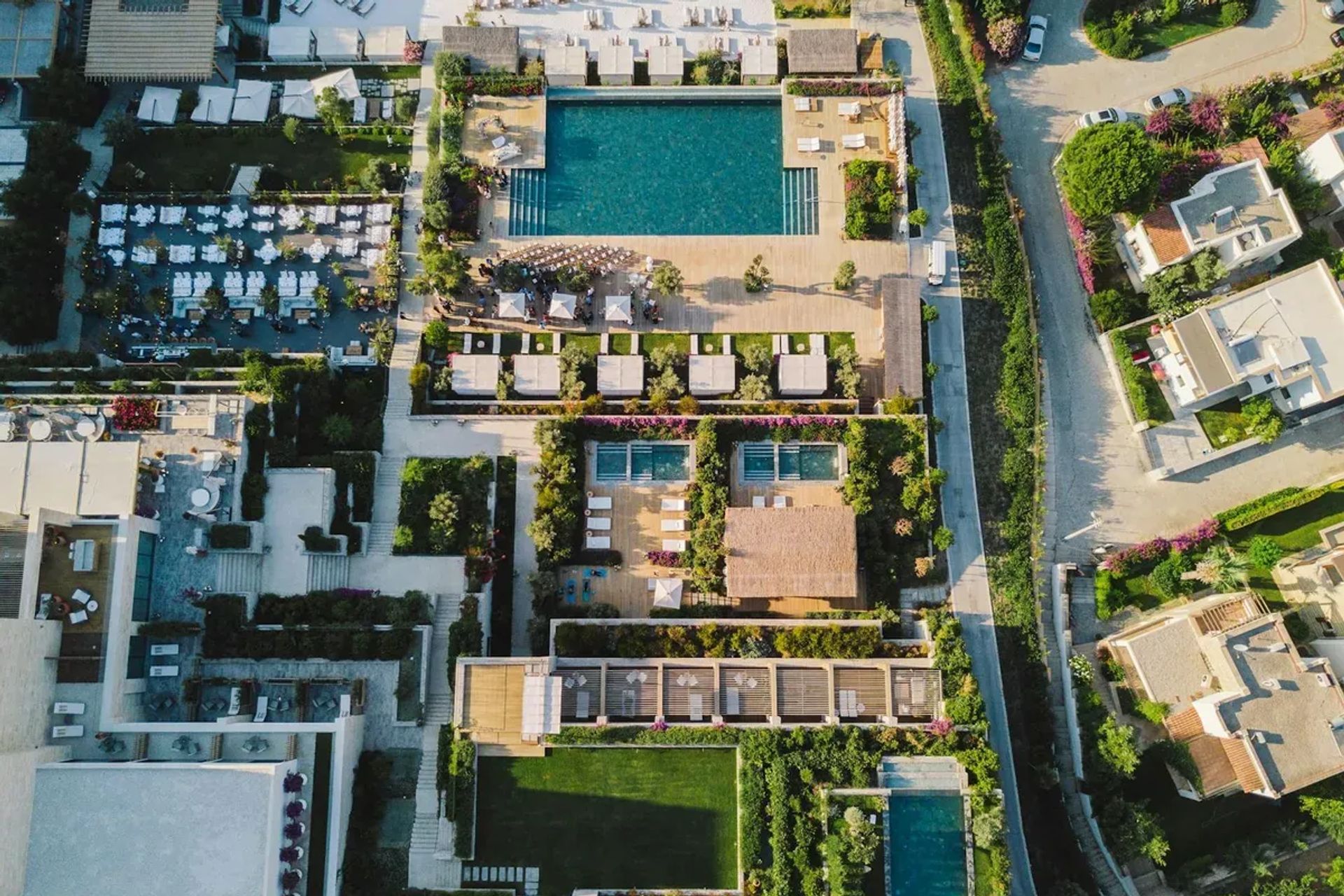 Şanlıurfa'da Tatil Köyü ve Resort: Havuzlu Aile Konaklama Seçenekleri Rehberi