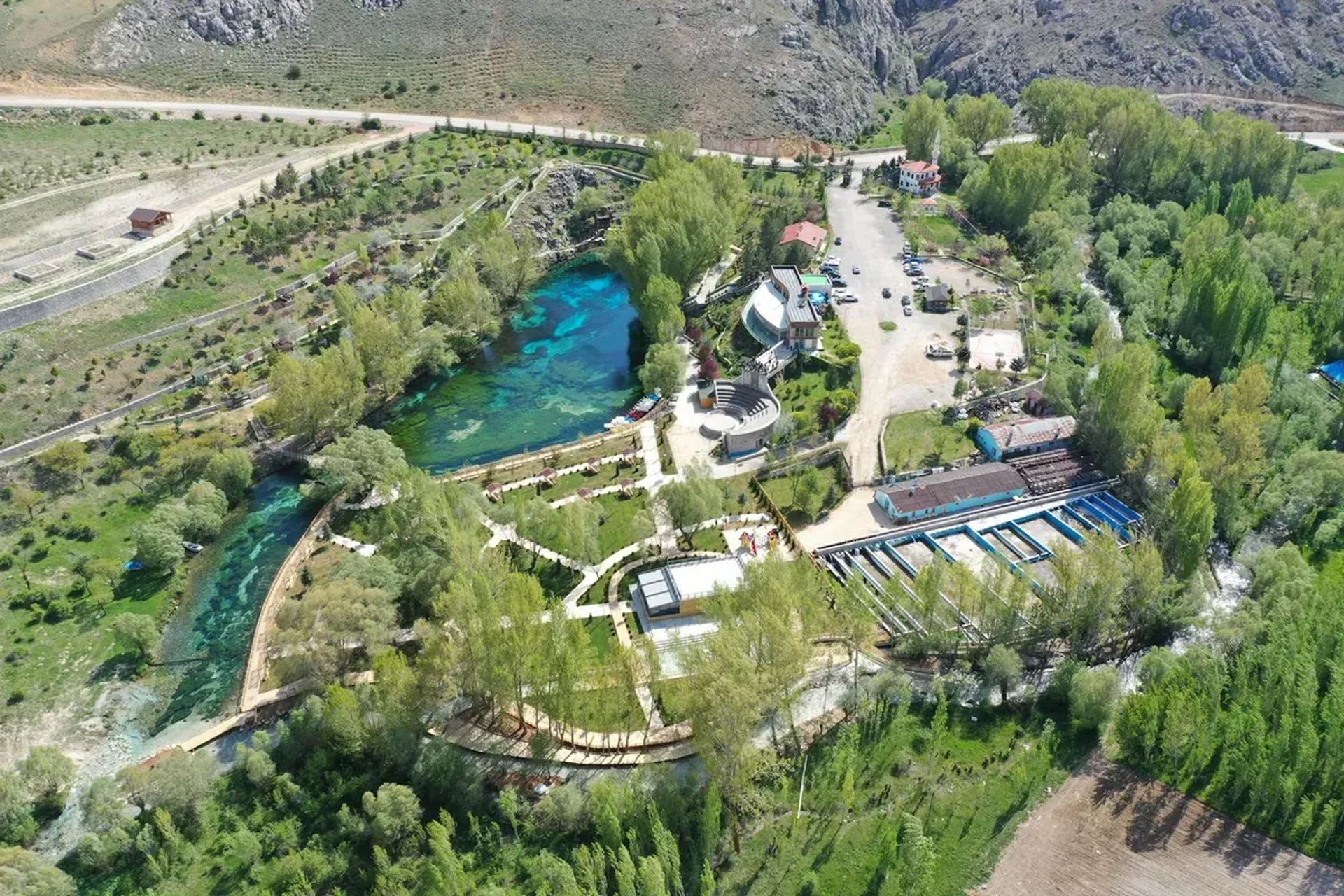 Şanlıurfa'da Yetişkinler için Yazlık Havuz ve Su Parkları Rehberi