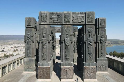 Kasr-ı Benat (Nimrod Sütunları)