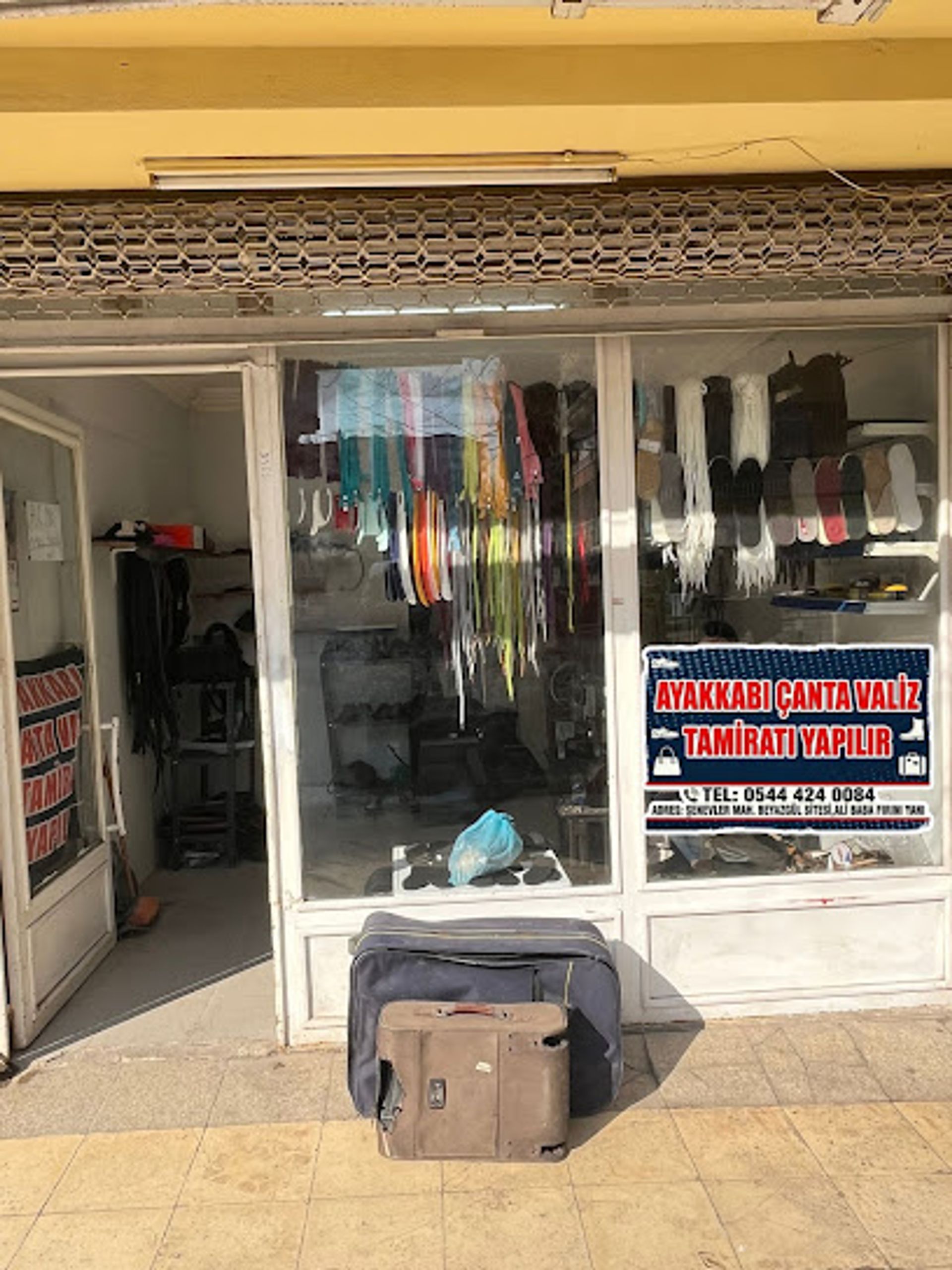 Ayakkabı Çanta Valiz Tamircisi Ömer Usta