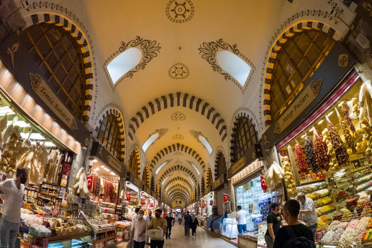 Şanlıurfa Kapalı Çarşı ve Gümrük Hanı Rehberi: Alışveriş ve Tarih