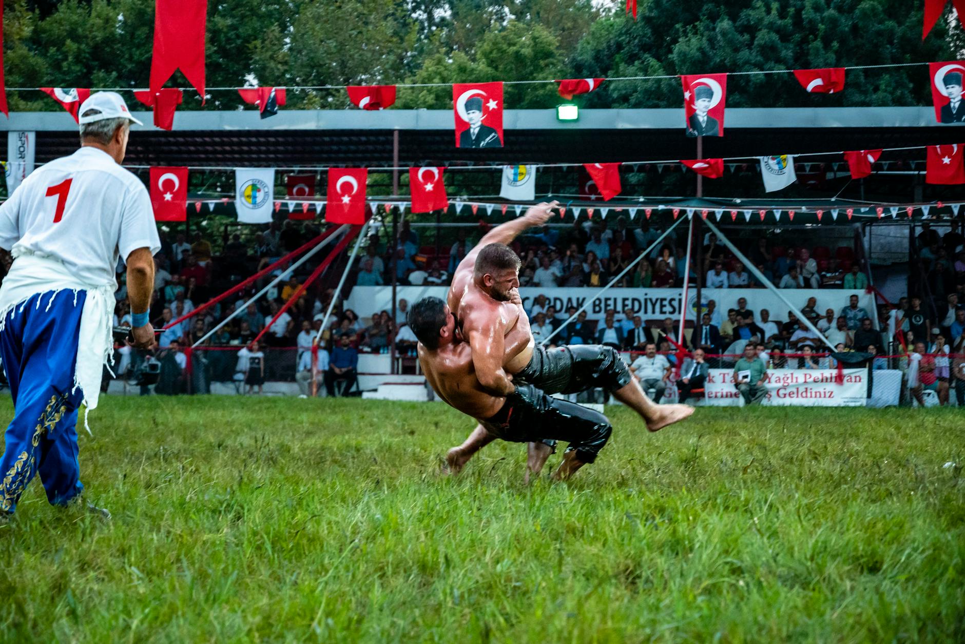 Sanliurfa Ata Sporları: Gures ve Cirit