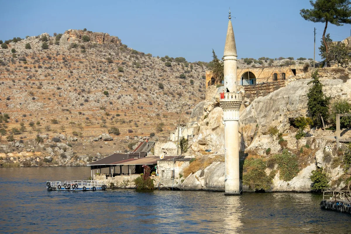 Şanlıurfa'da Balık Restoranları: Fırat Nehri Kenarında En İyi Adresler