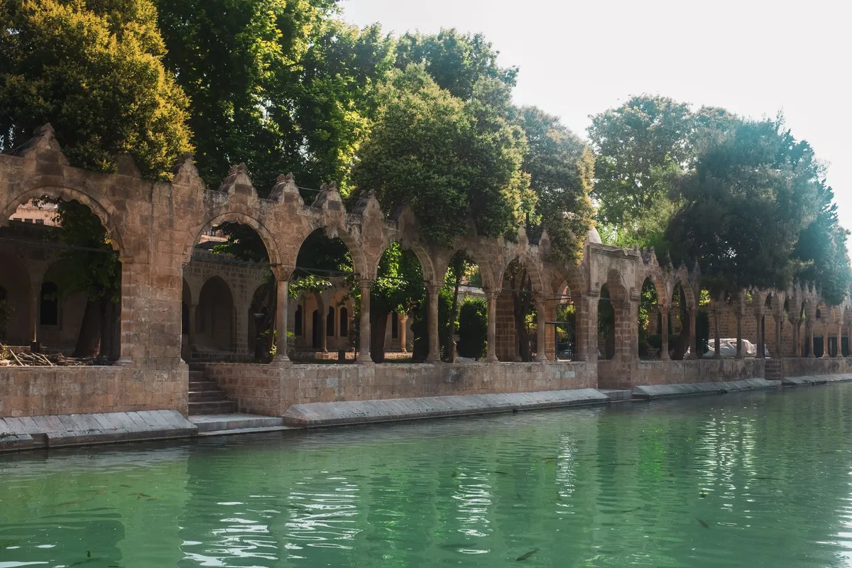 Balıklıgöl’ün Sabahın Huzuru: Güneş Doğumu Şöleni