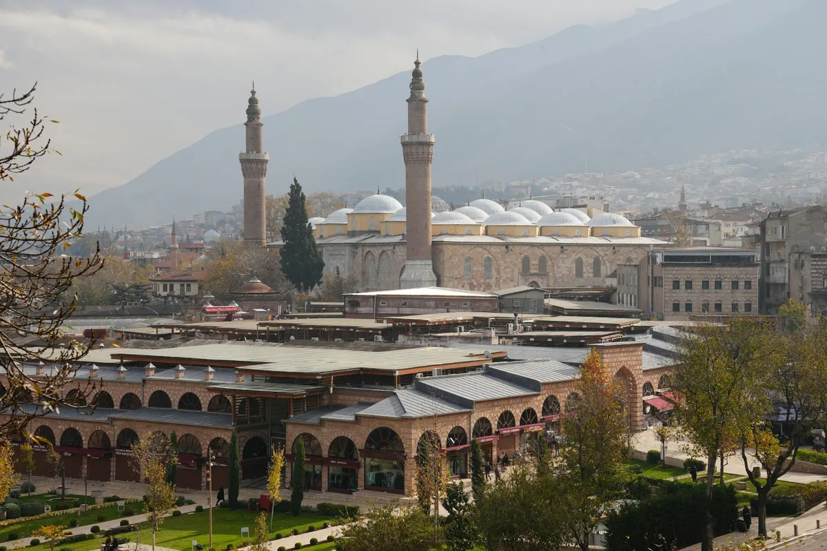 Şanlıurfa'da Bedesten, Kapalı Çarşı ve Tarihi Ticaret Hanları Rehberi