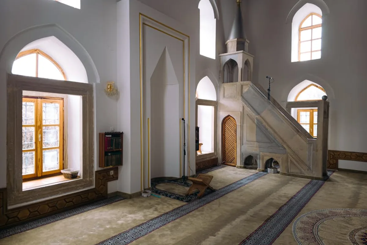 Şanlıurfa'da Camiler ve Dini Mekanlar: İbadet ve Ziyaret Rehberi
