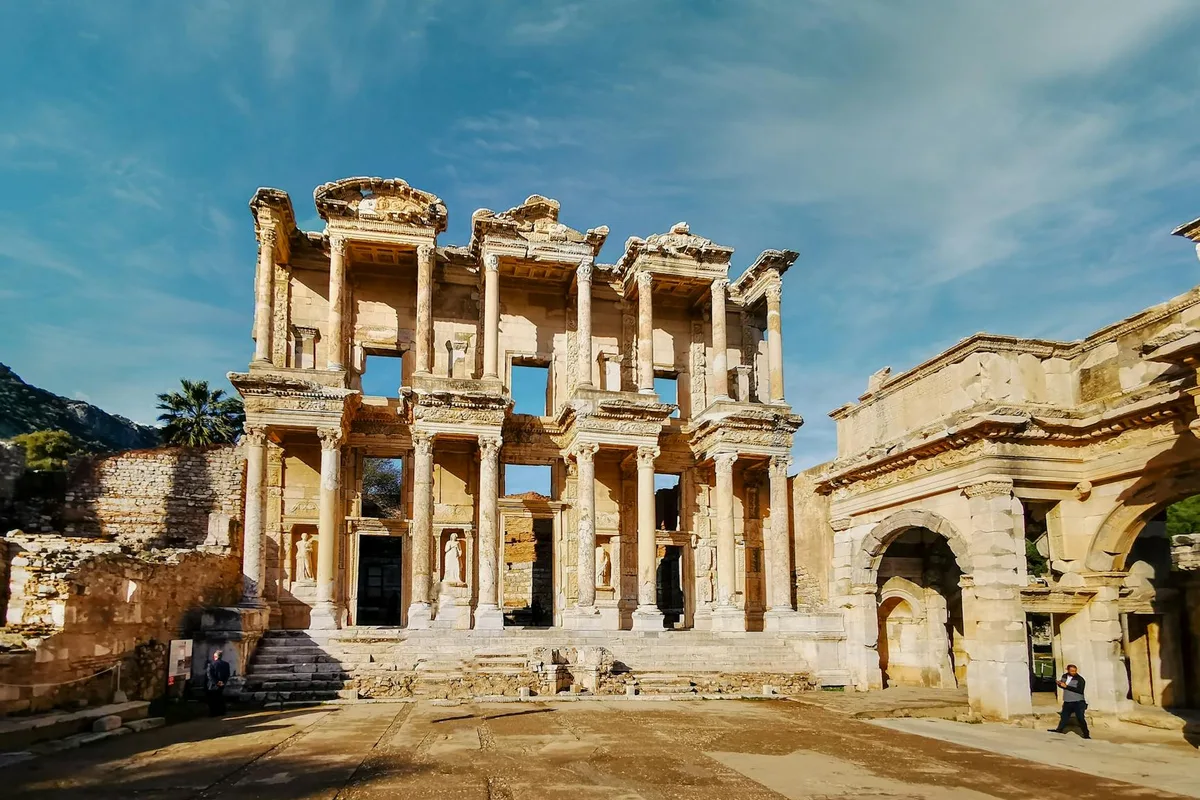 Şanlıurfa'da Çocuklarla Tarih Turu: Aile Dostu Müze ve Arkeolojik Alan Rehberi