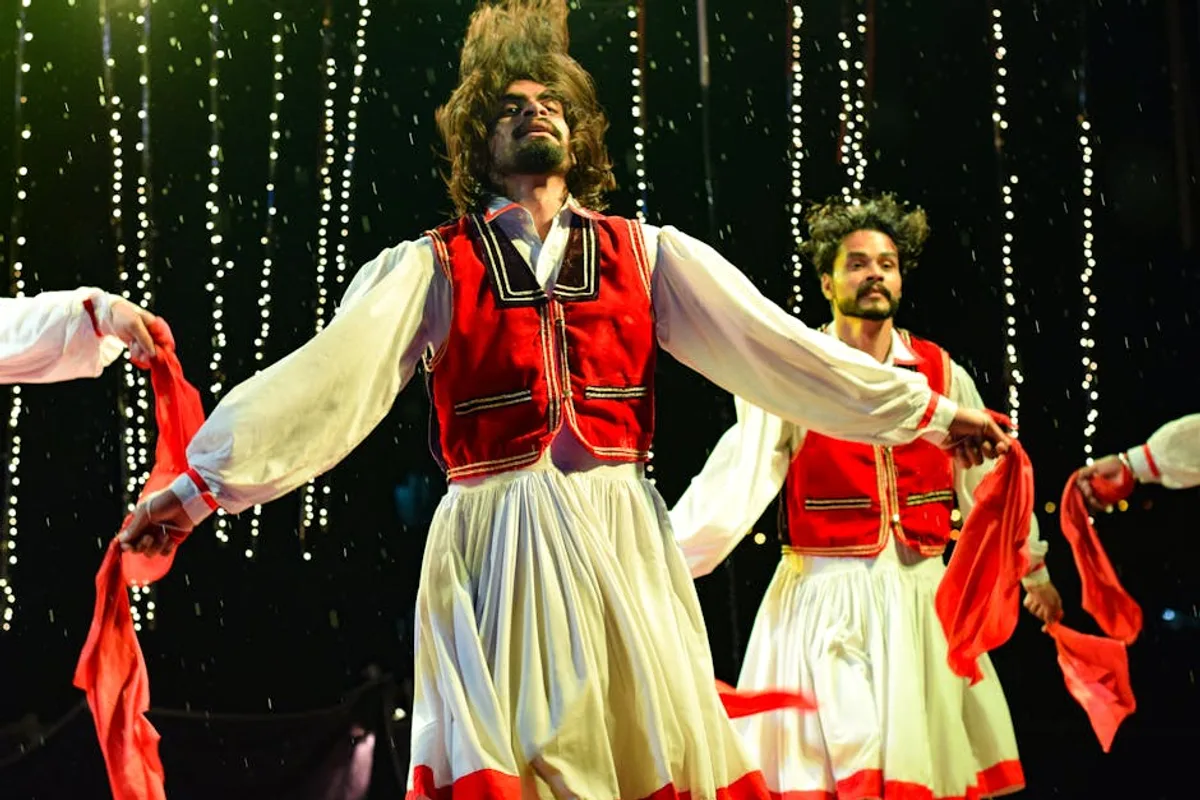 Şanlıurfa'da Dans ve Halk Oyunları: Ders ve Festival Rehberi