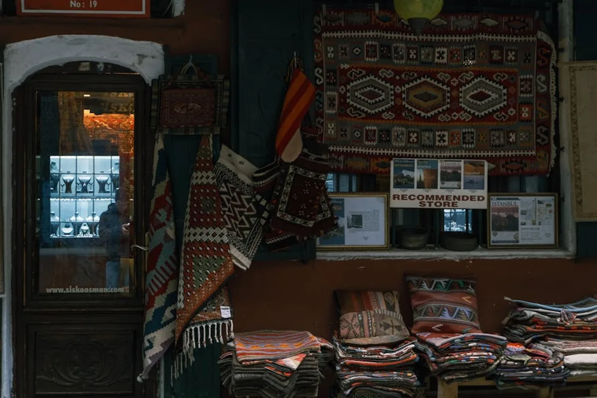 Şanlıurfa El Sanatları: Kilim, Bakır İşlemeciliği ve Geleneksel Zanaatlar