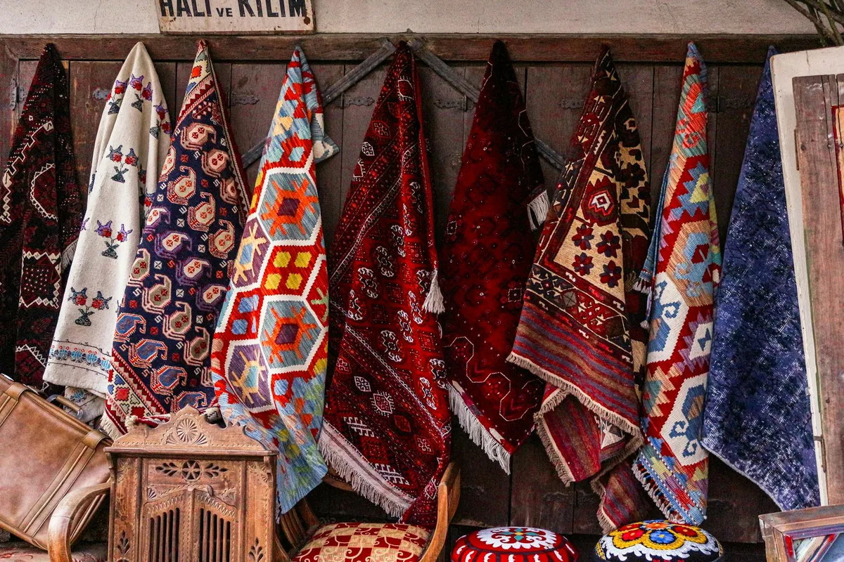Sanlıurfa Halı ve Kilim Ustaları: Efsanevi El Sanatı Rehberi