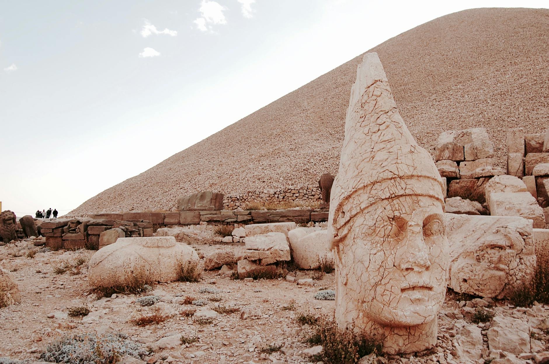 Nemrut Dağı ve Şanlıurfa Kombin Gezi Rehberi: Konaklama ve Ulaşım