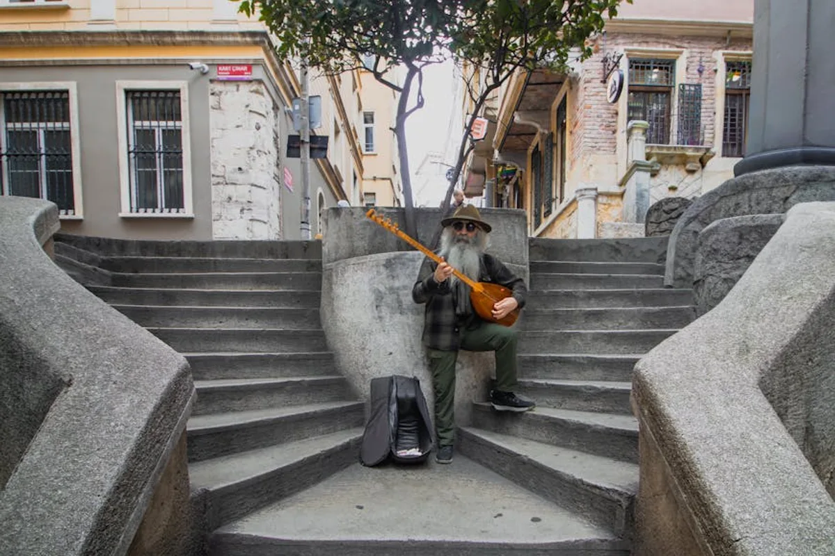 Şanlıurfa'da Saz ve Bağlama Yapımı: Müzik Ustalarıyla Tanışın