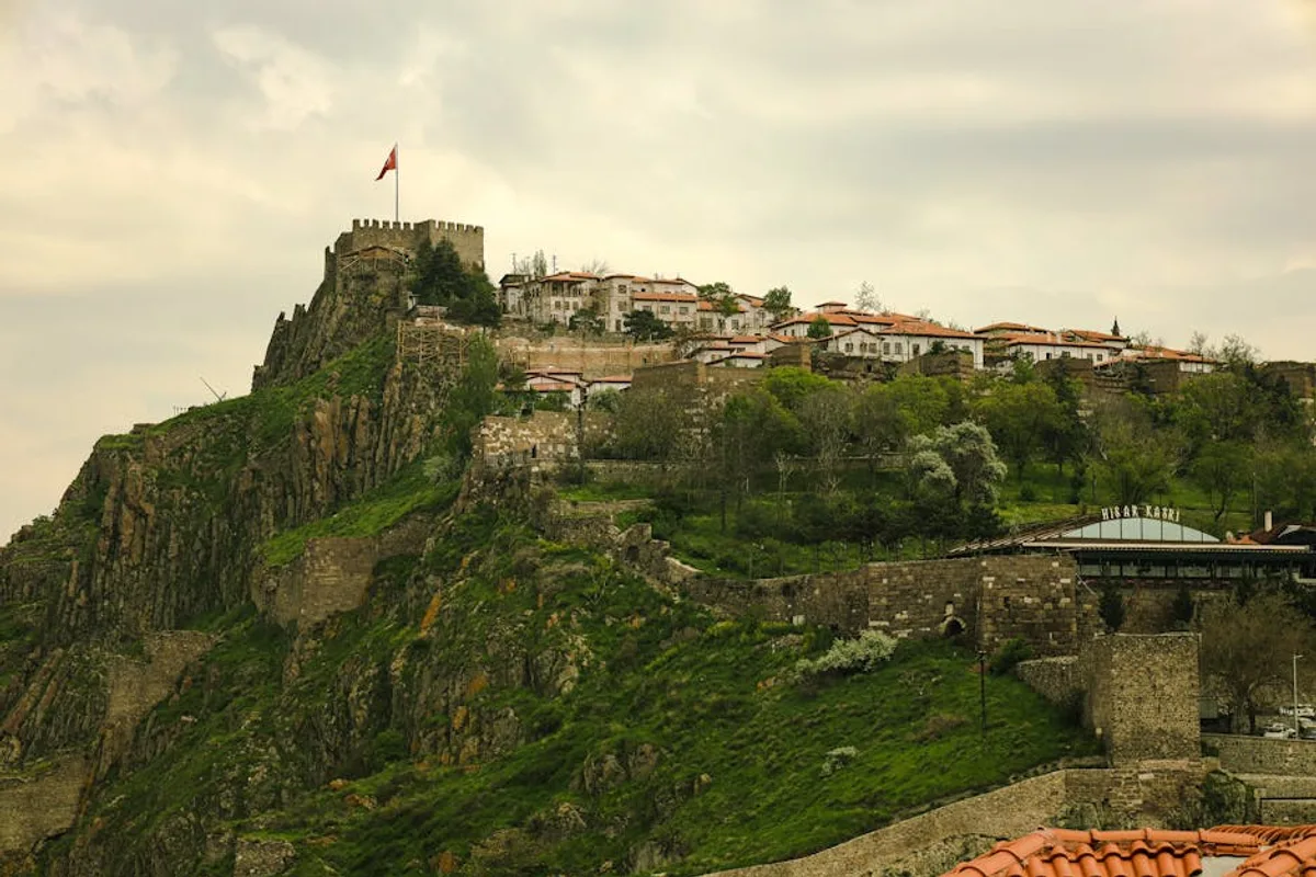 Siverek İlçe Rehberi: Kültür, Doğa, Kale ve Yerel Yaşam