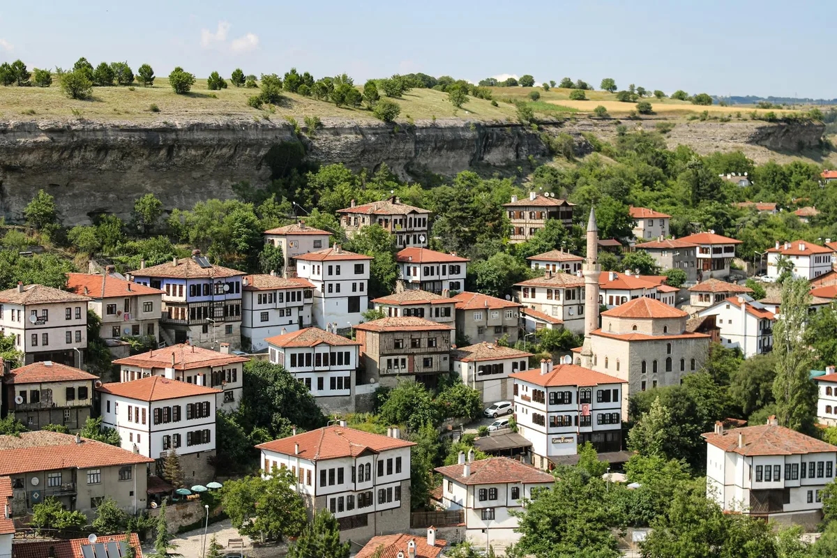 Şanlıurfa Siverek İlçesi Tarihi ve Doğal Güzellikleri Rehberi
