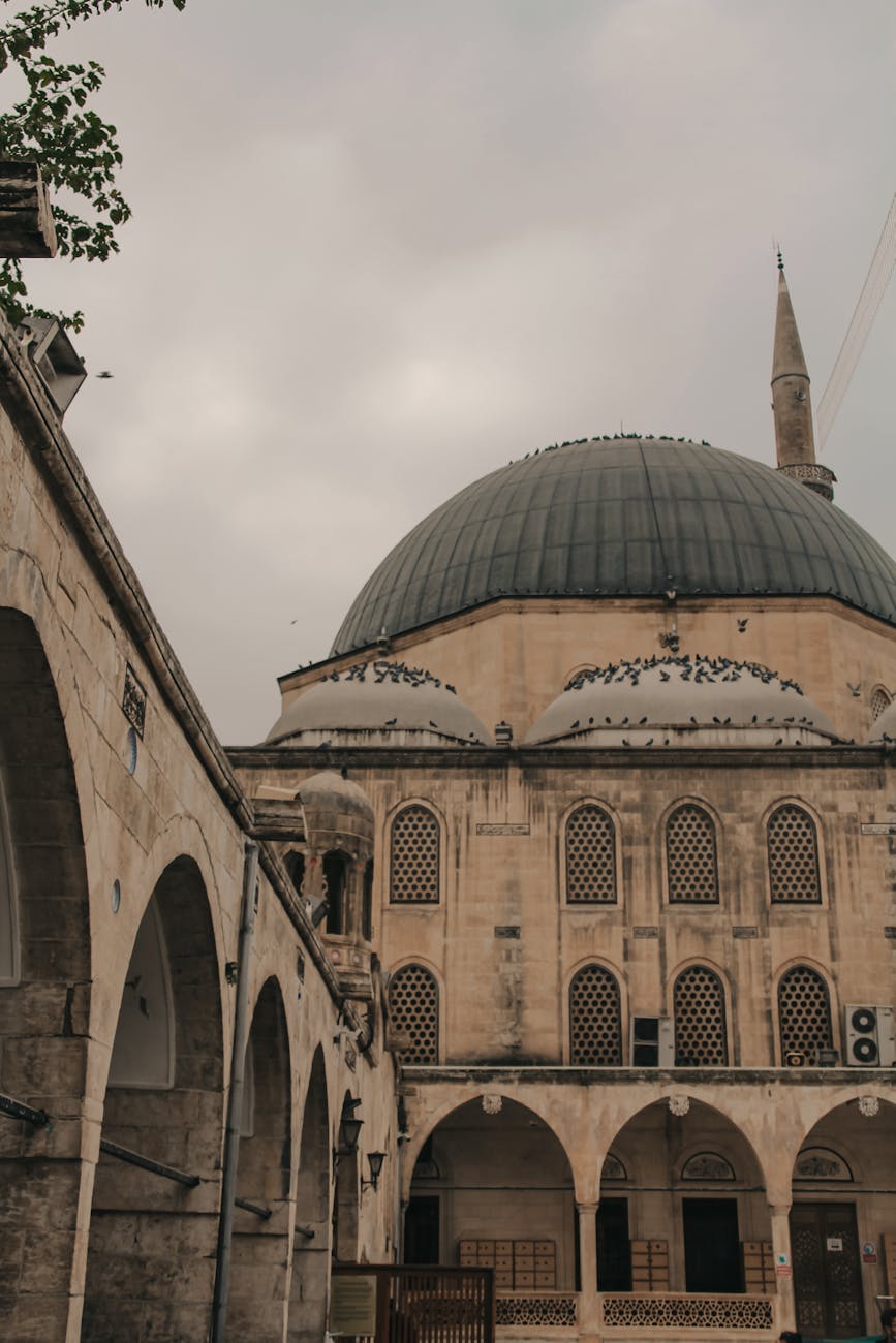 Sanlıurfa’nın Esintili Tarihi Camileri: 11. Yüzyıldan Günümüze Keşif