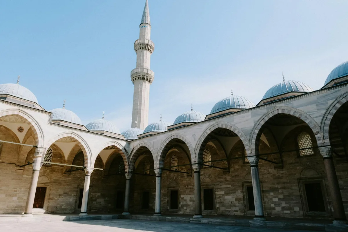 Şanlıurfa'nın Tarihi Camileri ve Dini Mekanlar Rehberi