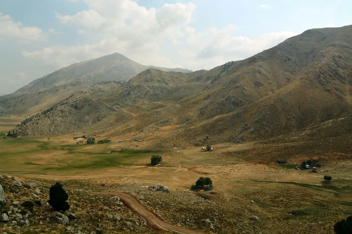Şanlıurfa'da Trekking ve Dağ Yürüyüşü: Zorlu Parkurlar ve Macera Rehberi