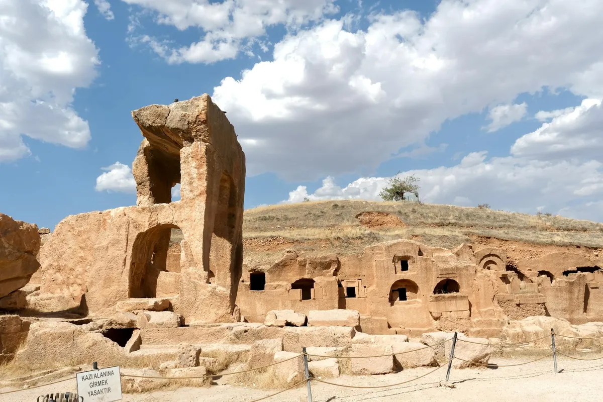 Sanlıurfa’nın Antik Hellenik Mirası: Edessa’nın Gizemleri(59 karakter)