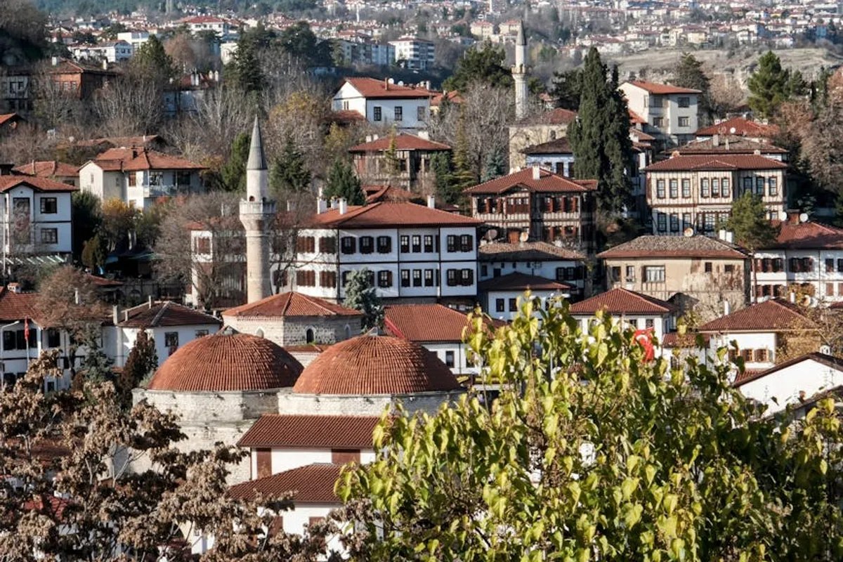 Şanlıurfa’da Gezilecek Yerler 2026: Balıklıgöl, Göbeklitepe, Harran ve Halfeti Rotası