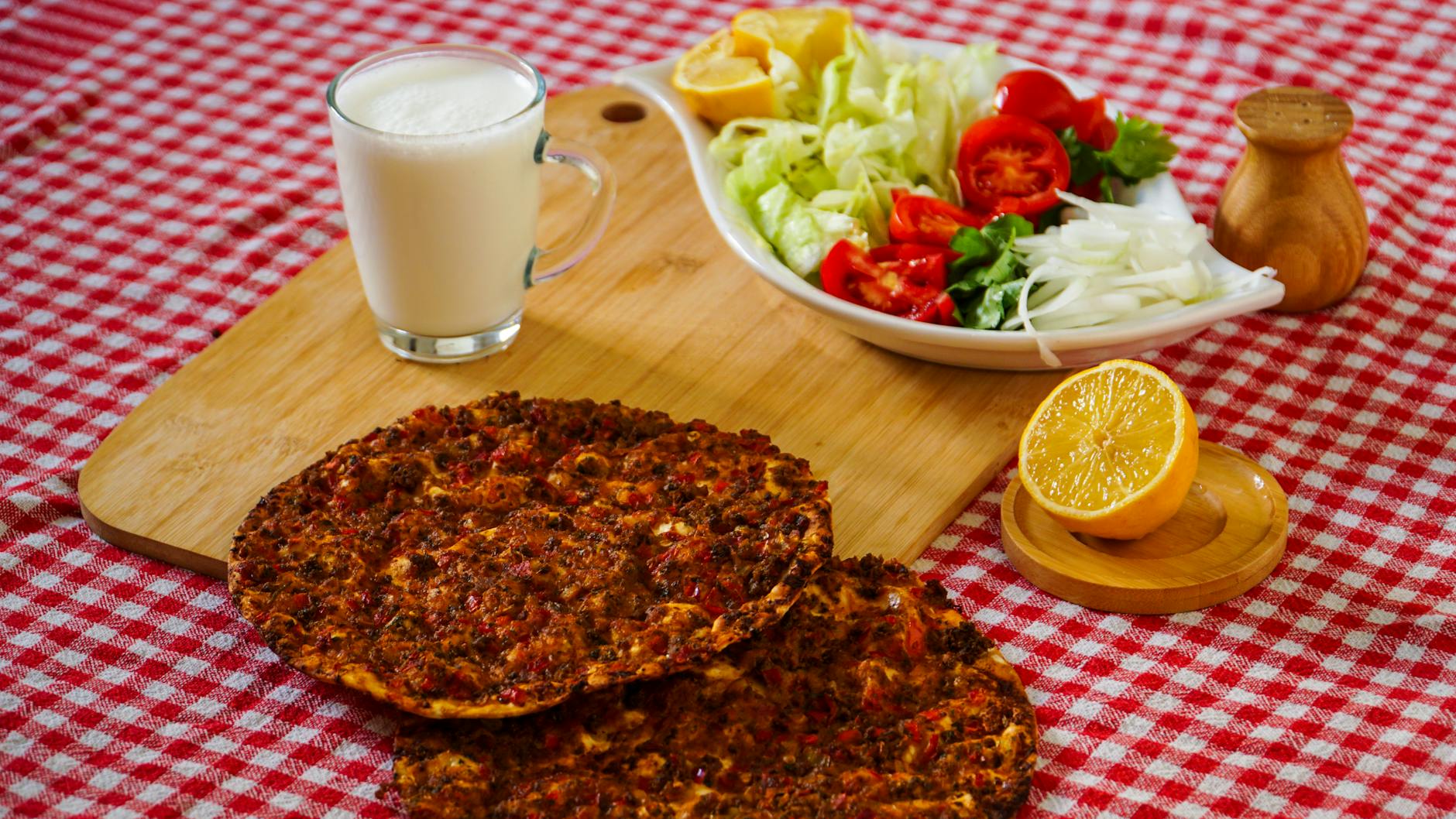 Urfa Usulü Lahmacun ve Pide: Tarifte Gizli Olan Sır