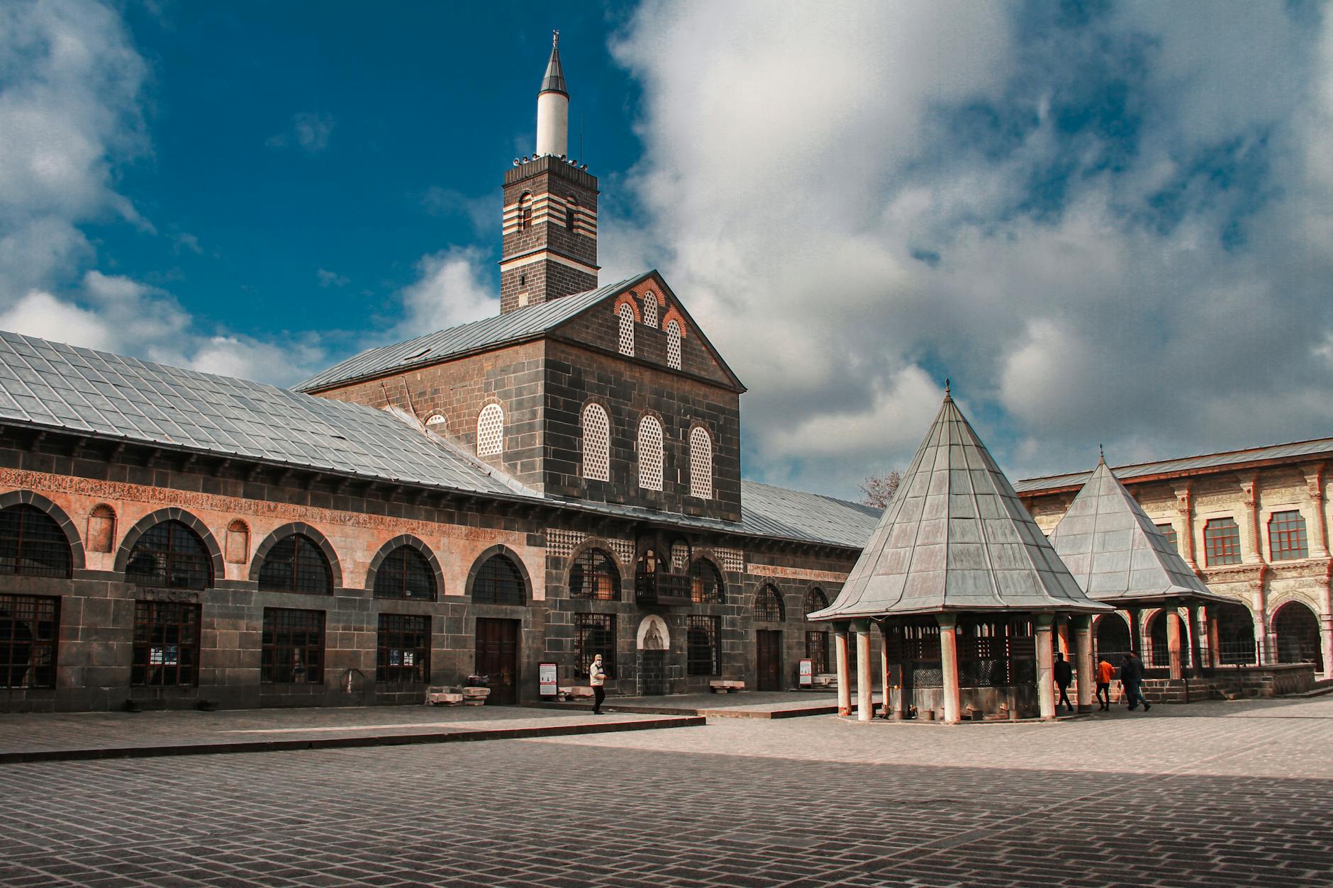 Kapı Camii