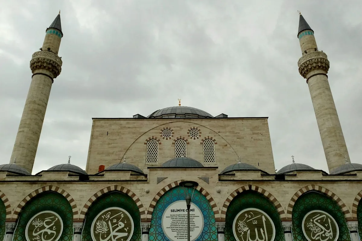 Seyyar Bey Camii ve Külliyesi