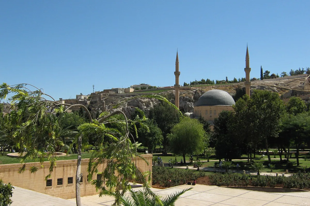 DERGAH CAMİ