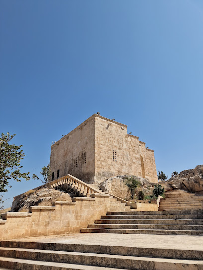 Şıh Maksut Türbesi