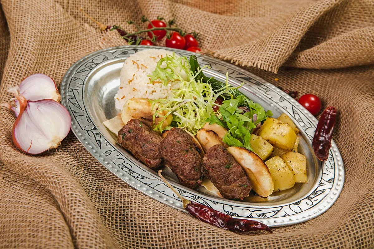Tepsi Köftesi